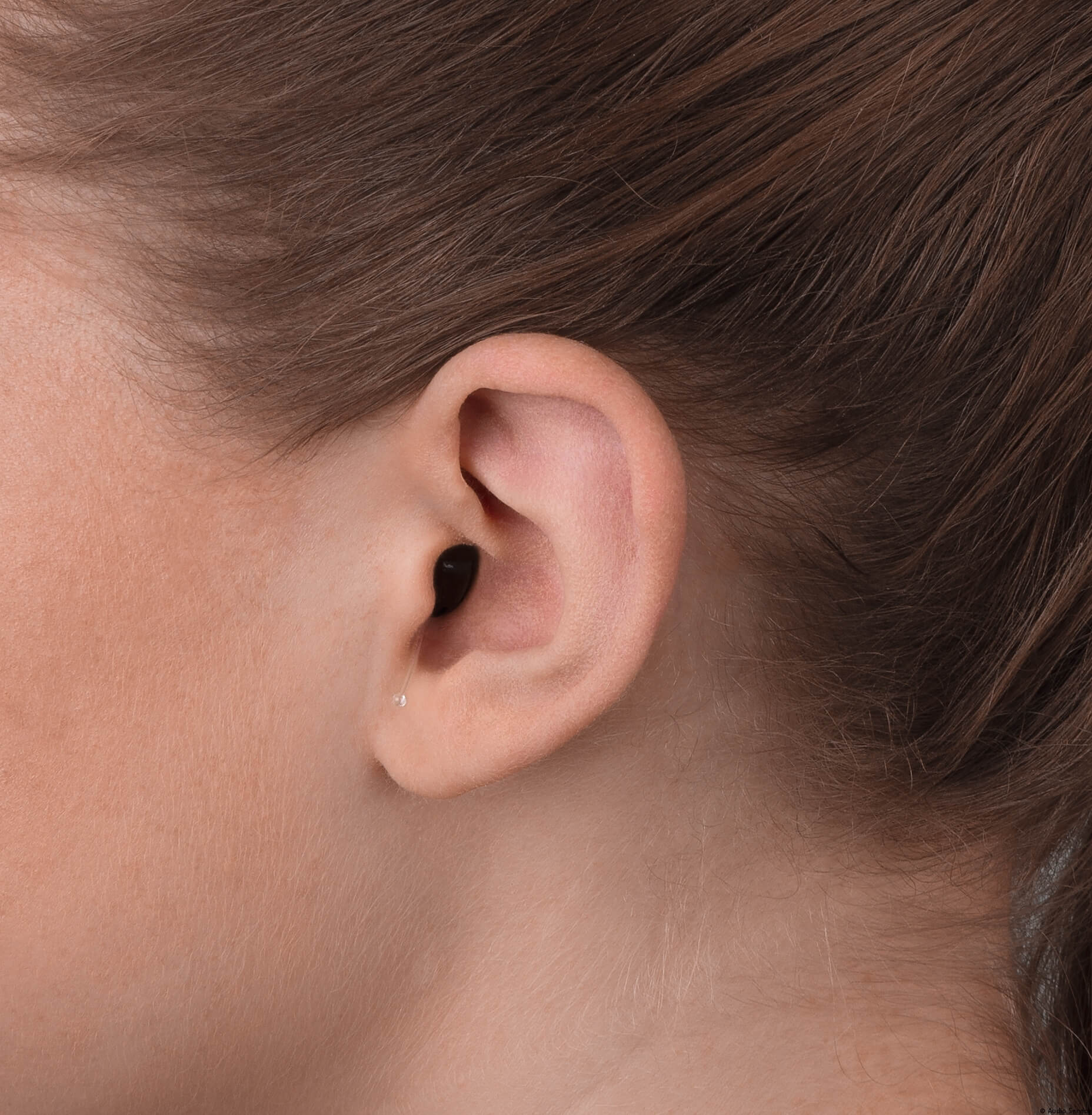Hörgerät im Ohr eingesetzt